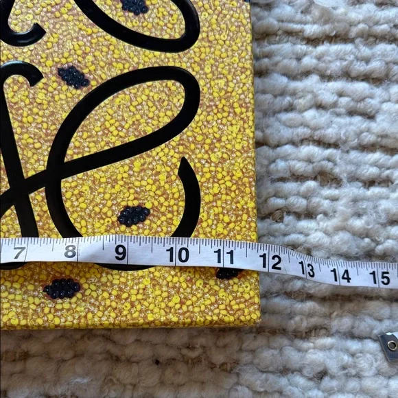 🧡 NEW Loewe limited edition Speckled Yellow Gift Box - Picture 4 of 5